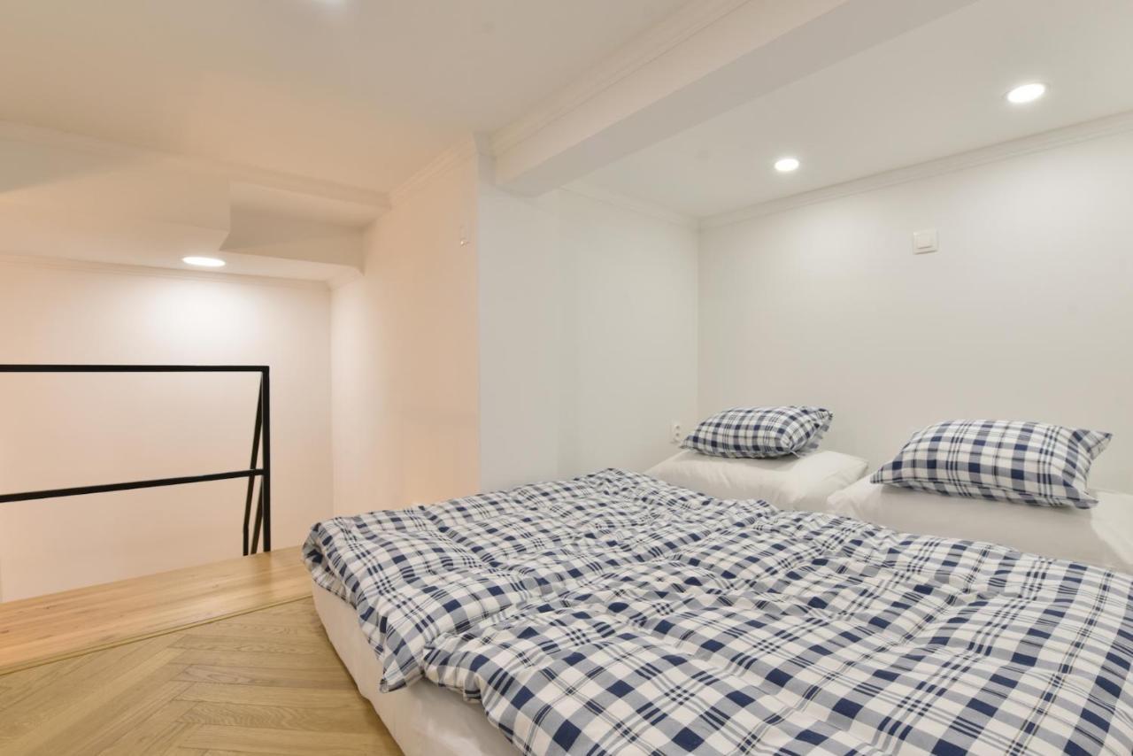 Apartman S Balkonom Тренчин Екстер'єр фото