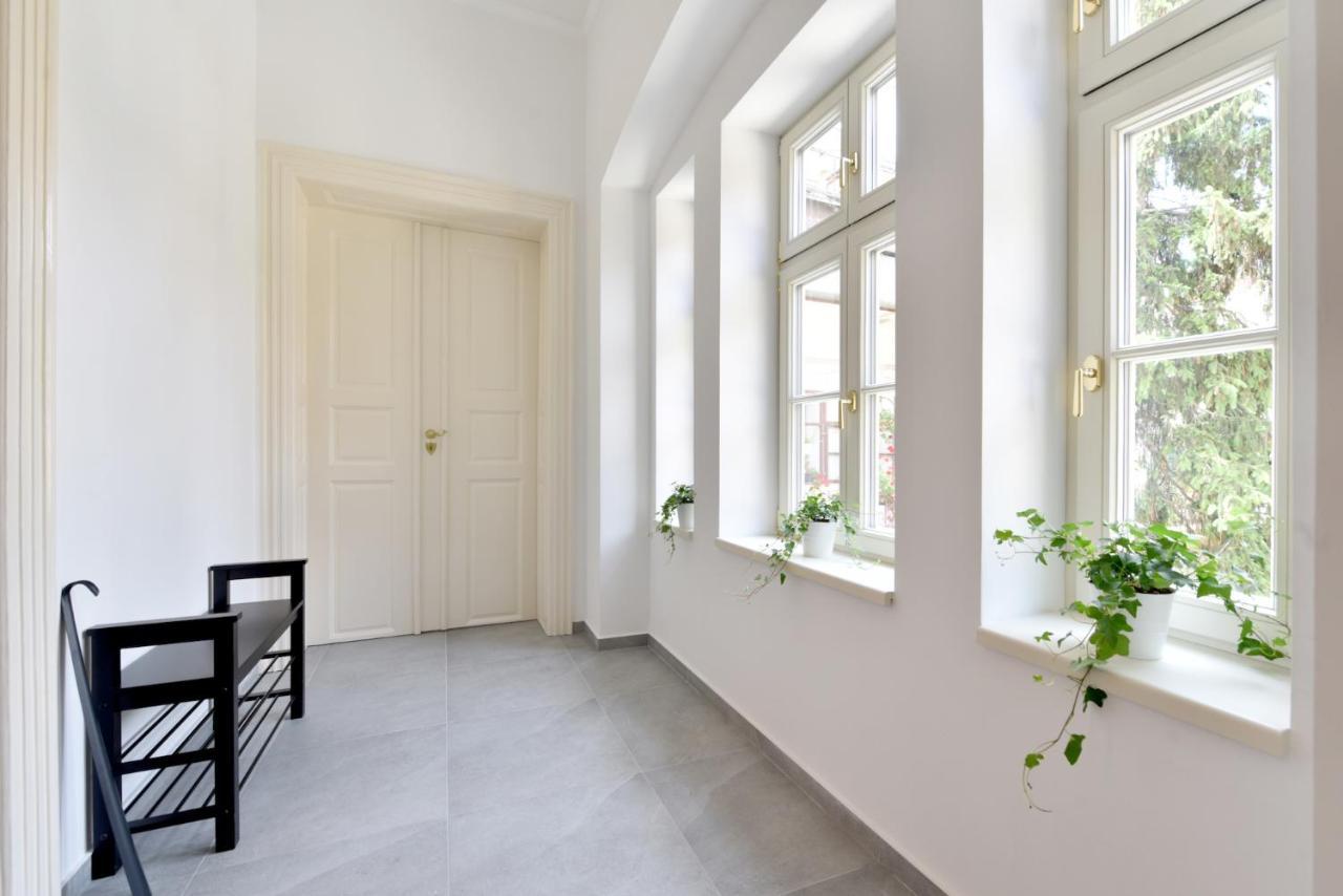 Apartman S Balkonom Тренчин Екстер'єр фото