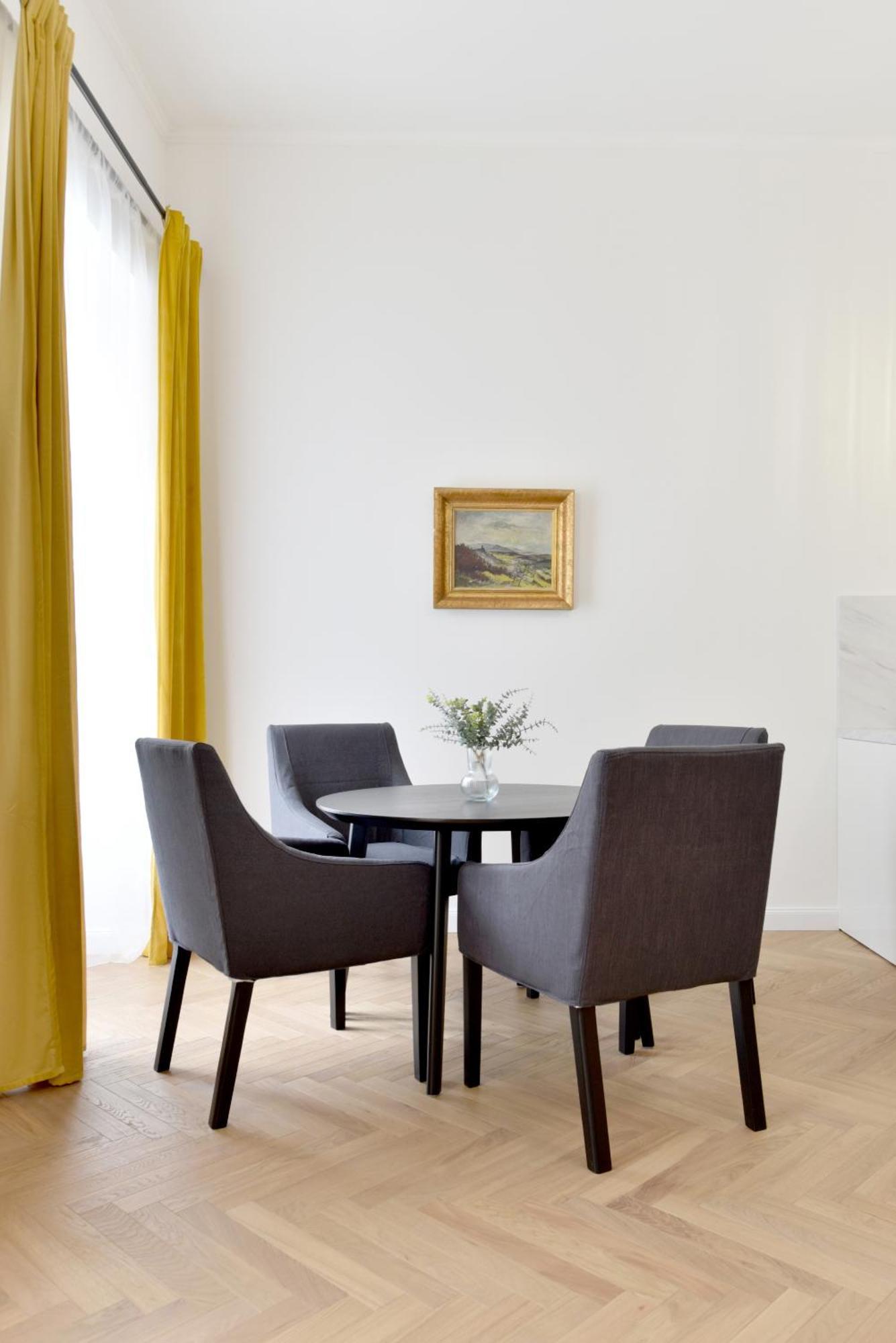 Apartman S Balkonom Тренчин Екстер'єр фото