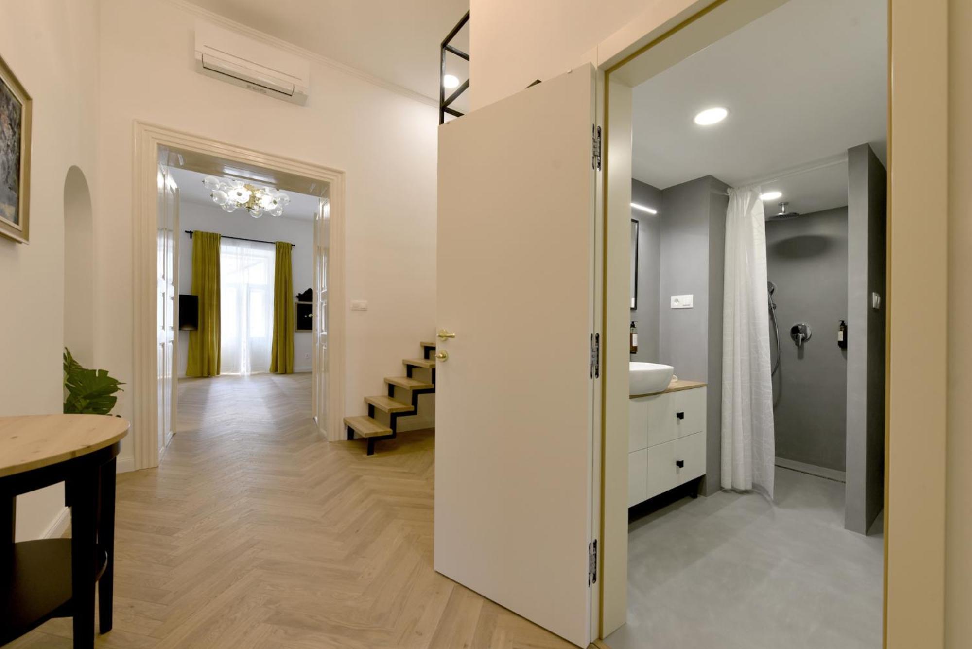 Apartman S Balkonom Тренчин Екстер'єр фото